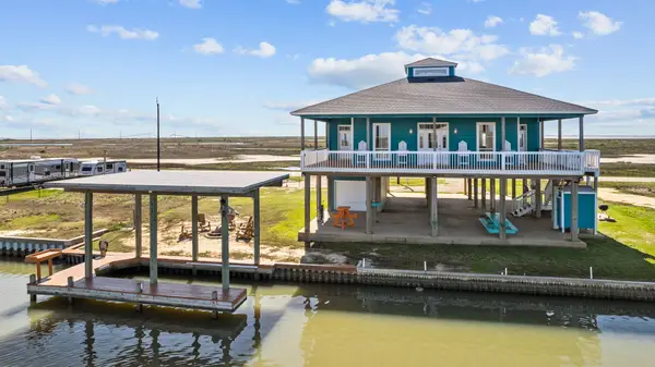 522 Dolphin, Freeport, TX 77541