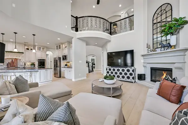 2204 Stillhouse Hollow Lane, Friendswood, TX 77546