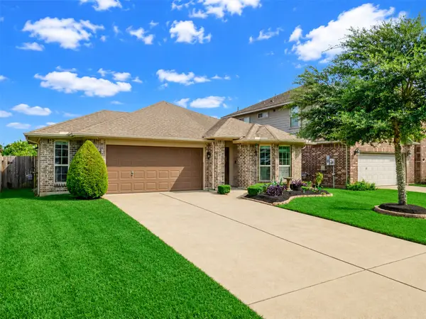 4827 Ladona Court, League City, TX 77573