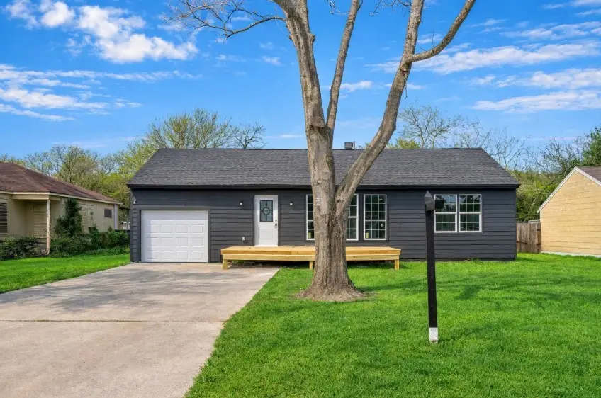 1120 17th Ave North, Texas City, TX 77590 - #3