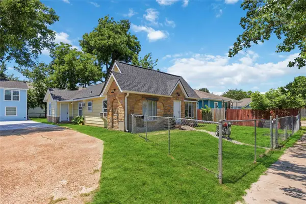 626 Henke Street #A, Houston, TX 77020