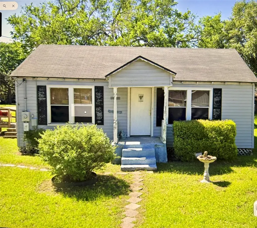 1103 Washington Street, Columbus, TX 78934 - #1