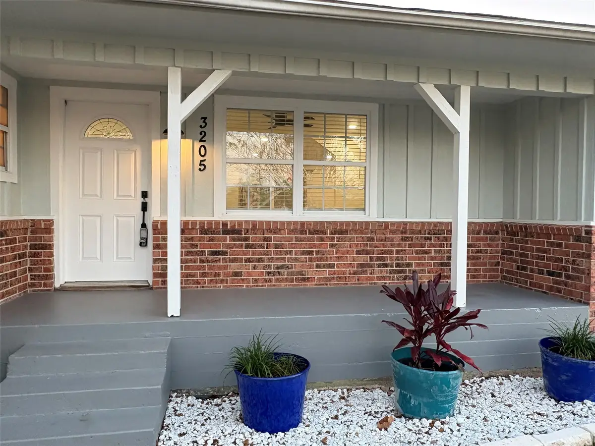 3205 Kleinmann Avenue, Galveston, TX 77551 - Image #1