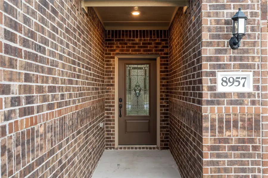 8957 Oval Glass Street, Conroe, TX 77304 - Image #3