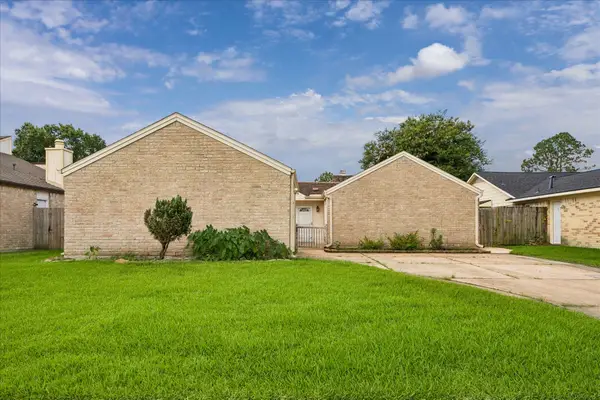 810 Halewood Drive, Houston, TX 77062