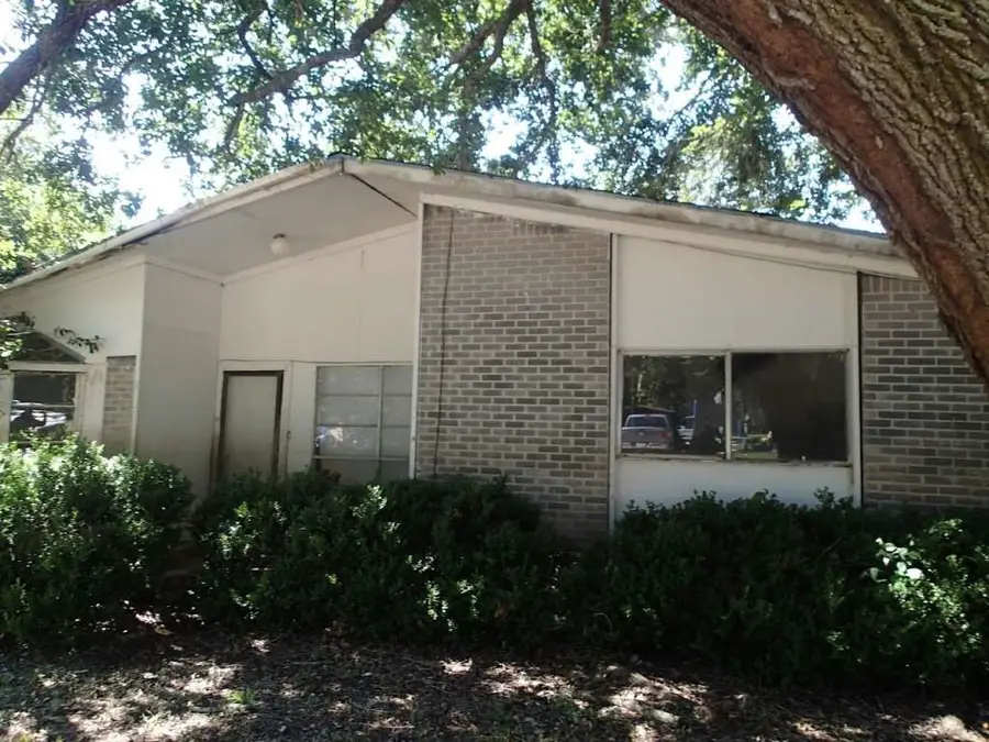 1517 Columbine Street, Wharton, TX 77488 - Image #2