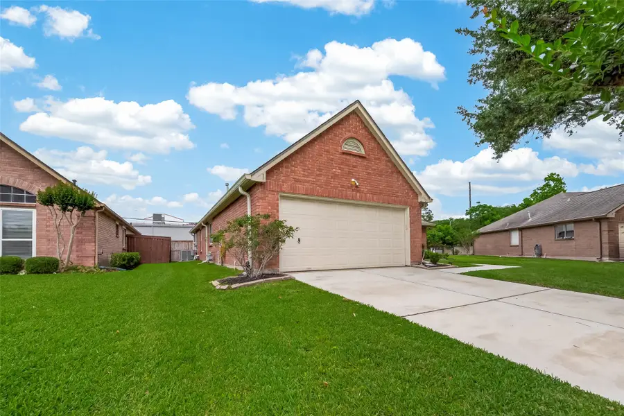 602 W Larkspur Circle, Pearland, TX 77584 - #2