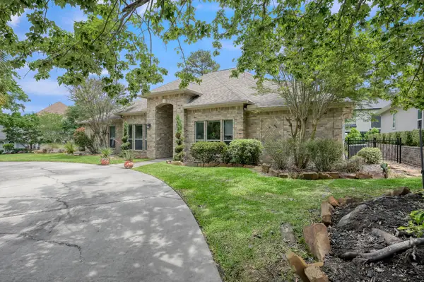 221 Edgewood Drive, Montgomery, TX 77356