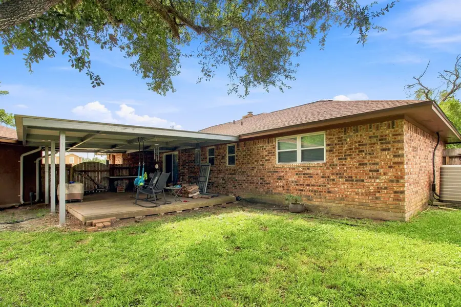 6104 Fox Ridge Drive, Angleton, TX 77515 - #2