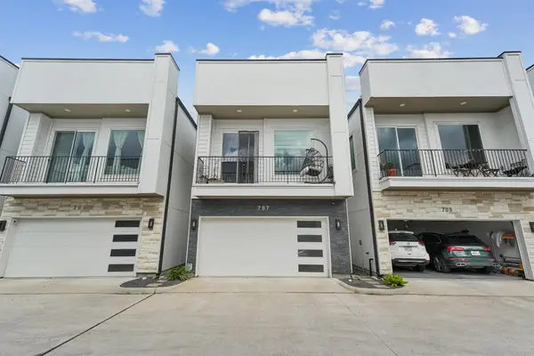 707 Apogee Trail, Houston, TX 77022