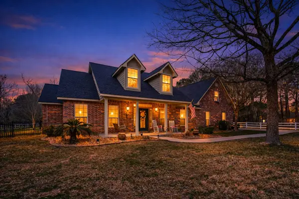 9072 Grand Lake Estates Drive, Montgomery, TX 77316