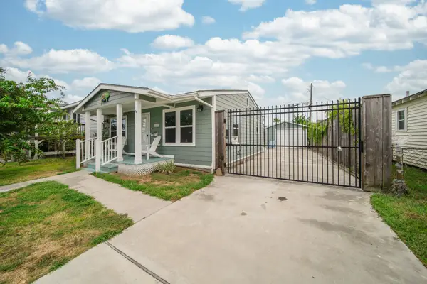 5721 Sylvia Drive, Galveston, TX 77551