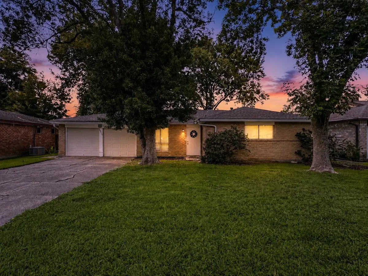 16915 Tibet Road, Friendswood, TX 77546 - #1