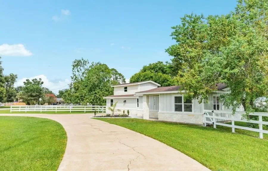 1200 Gifford Lane, Angleton, TX 77515 - #2