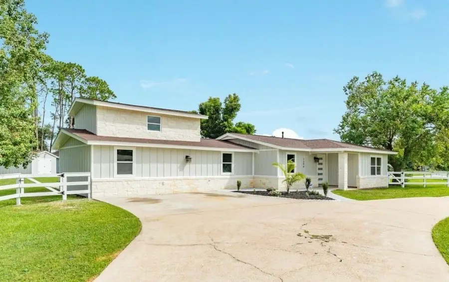 1200 Gifford Lane, Angleton, TX 77515 - #3