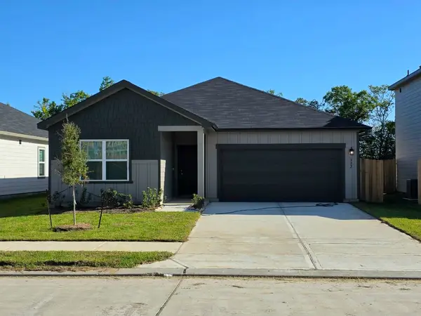 332 Stone Crossing Drive, Liberty, TX 77575