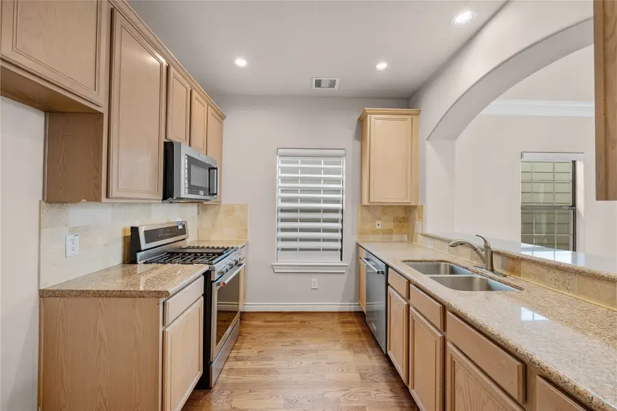 2915 Clinton Drive, Houston, TX 77020 - Image #2