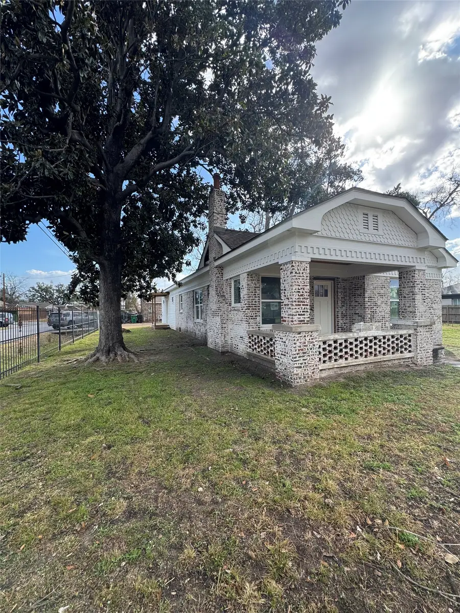 1208 Caplin Street, Houston, TX 77022 - Image #2