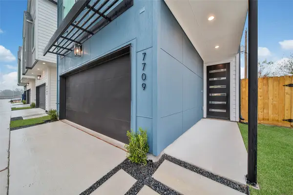 7709 Inwood Grove Lane, Houston, TX 77088