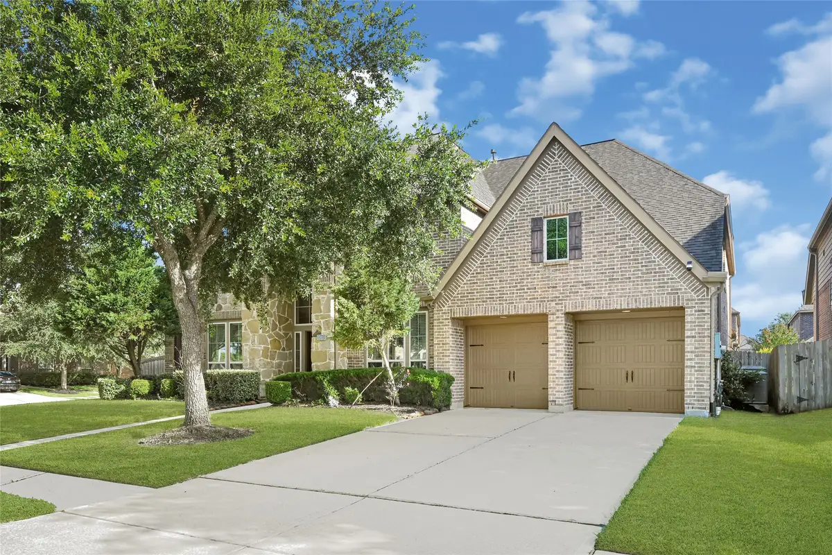 13617 Fountain Mist Drive, Pearland, TX 77584 - #1
