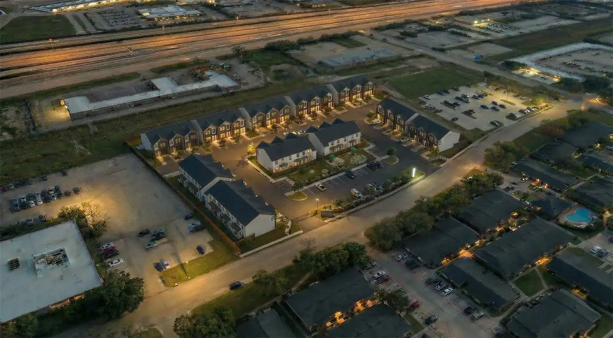 100 Northpoint Dr Building 9, Houston, TX 77060 - #1