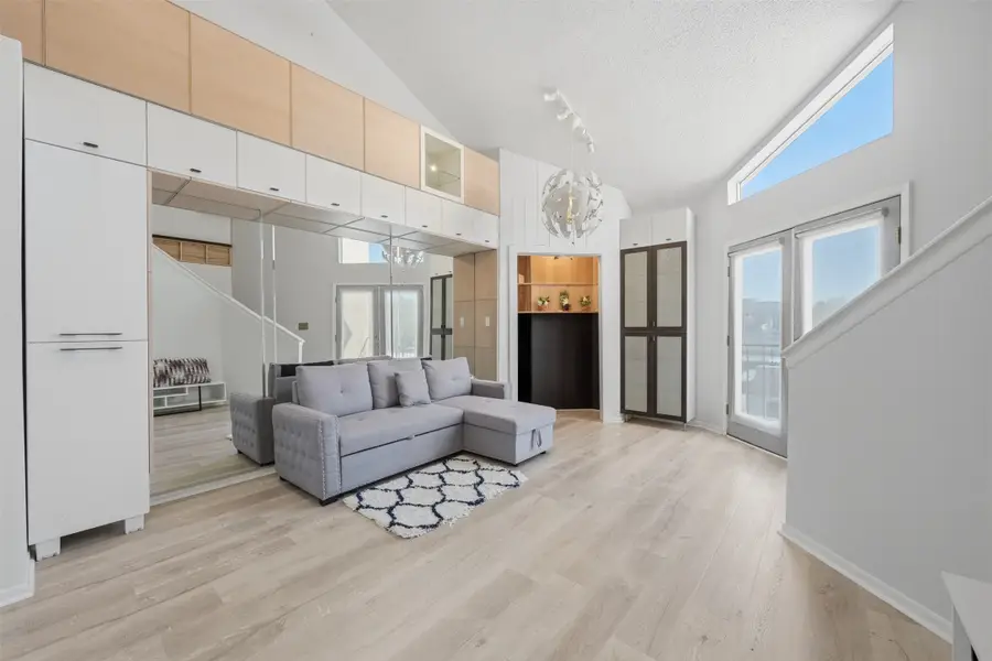 10855 Meadowglen Lane #823, Houston, TX 77042 - #3