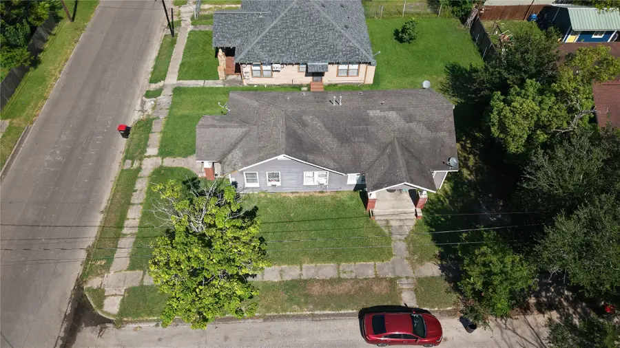 300 E James Street, Baytown, TX 77520 - Image #3