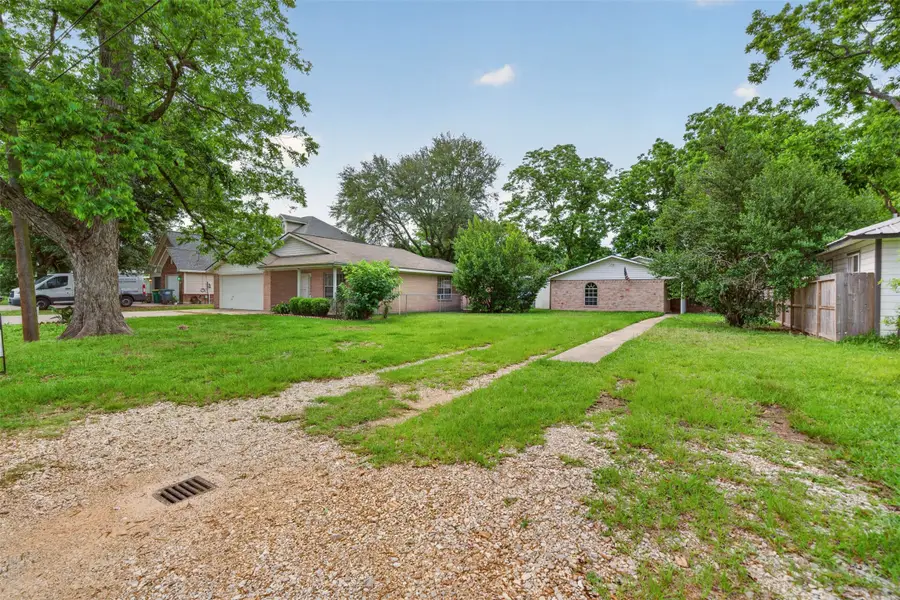 418 Texas Street, Tomball, TX 77375 - #2