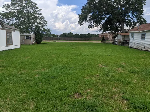 107 Correll Avenue, Wharton, TX 77488