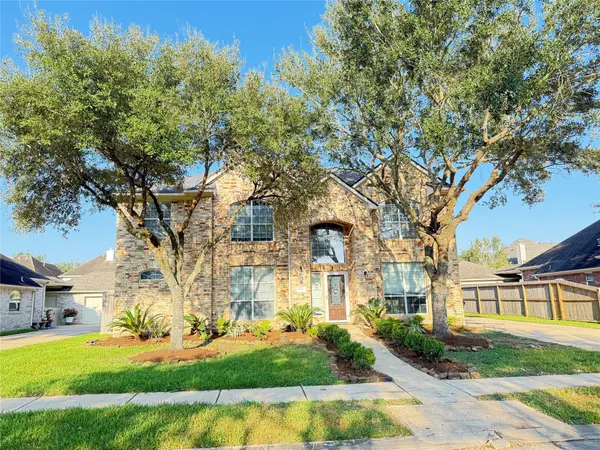 3808 Travis Lake Court, Pearland, TX 77581