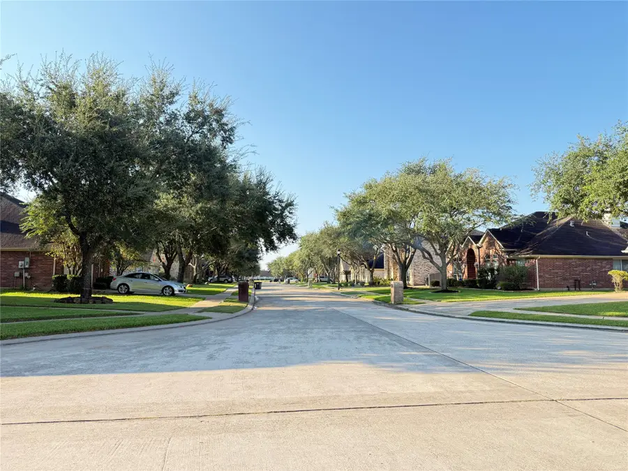 3808 Travis Lake Court, Pearland, TX 77581 - Image #3