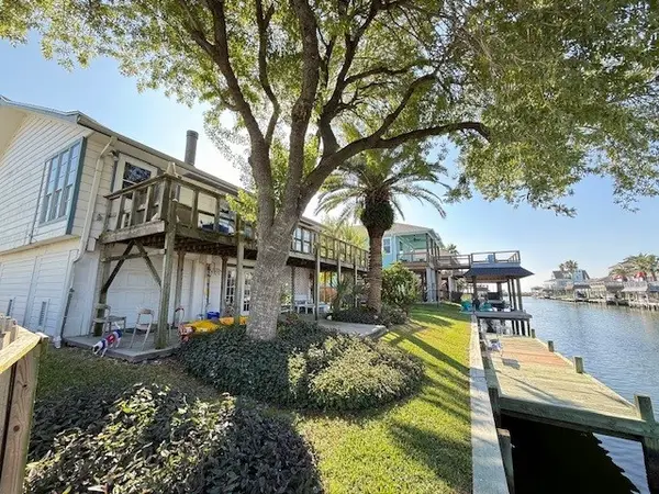 775 Marlin Street, Bayou Vista, TX 77563