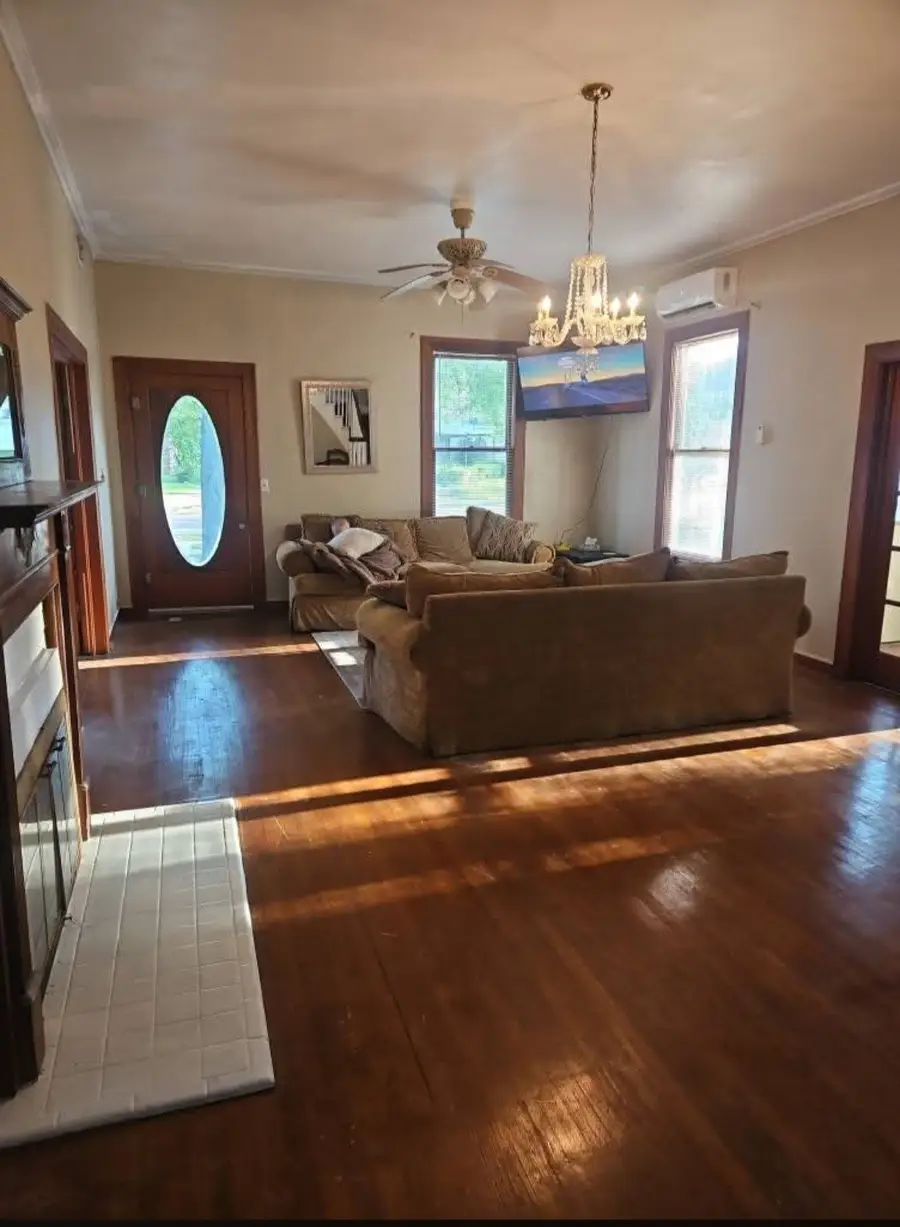 305 W Main Street, Kirbyville, TX 75956 - #3