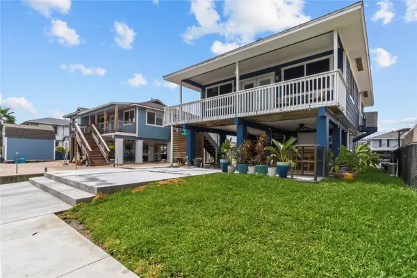 250 Barracuda Street, Bayou Vista, TX 77563