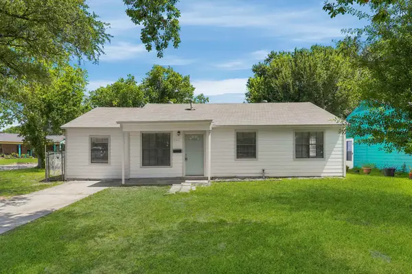 2401 Windsor Lane, Pasadena, TX 77506