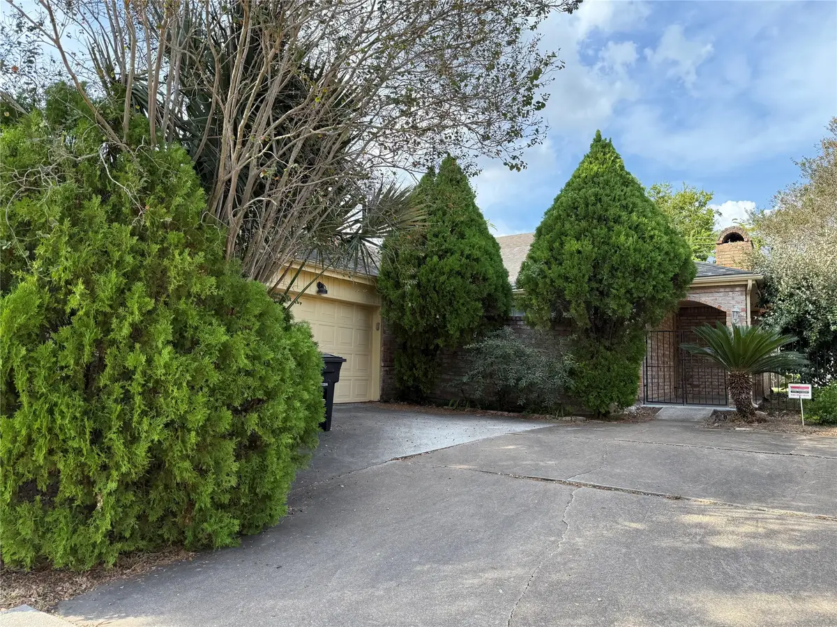 12734 Ashford Chase Drive, Houston, TX 77082 - Image #1