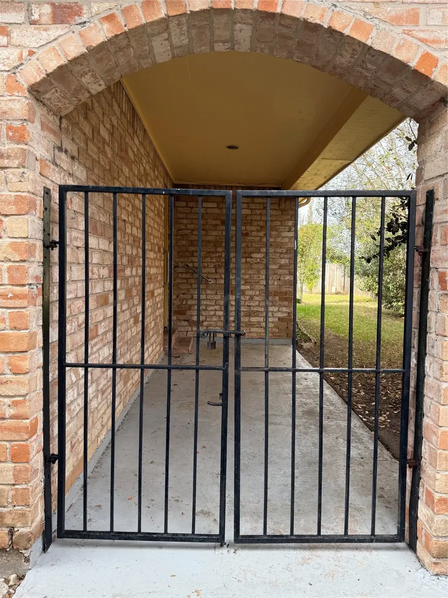 12734 Ashford Chase Drive, Houston, TX 77082 - Image #2