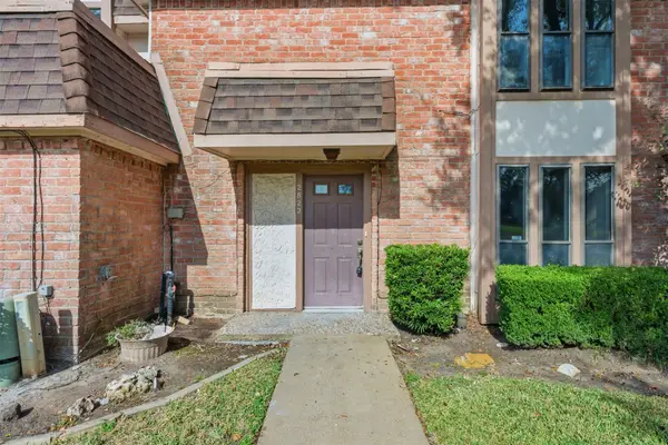 2823 Cambridge Lane, Houston, TX 77459