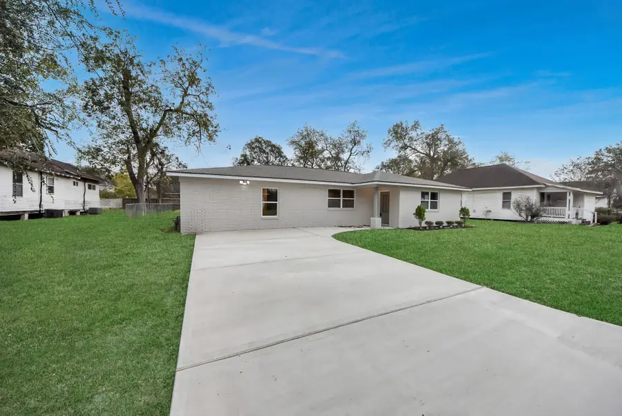 803 Coleman Street, Dayton, TX 77535 - Image #3