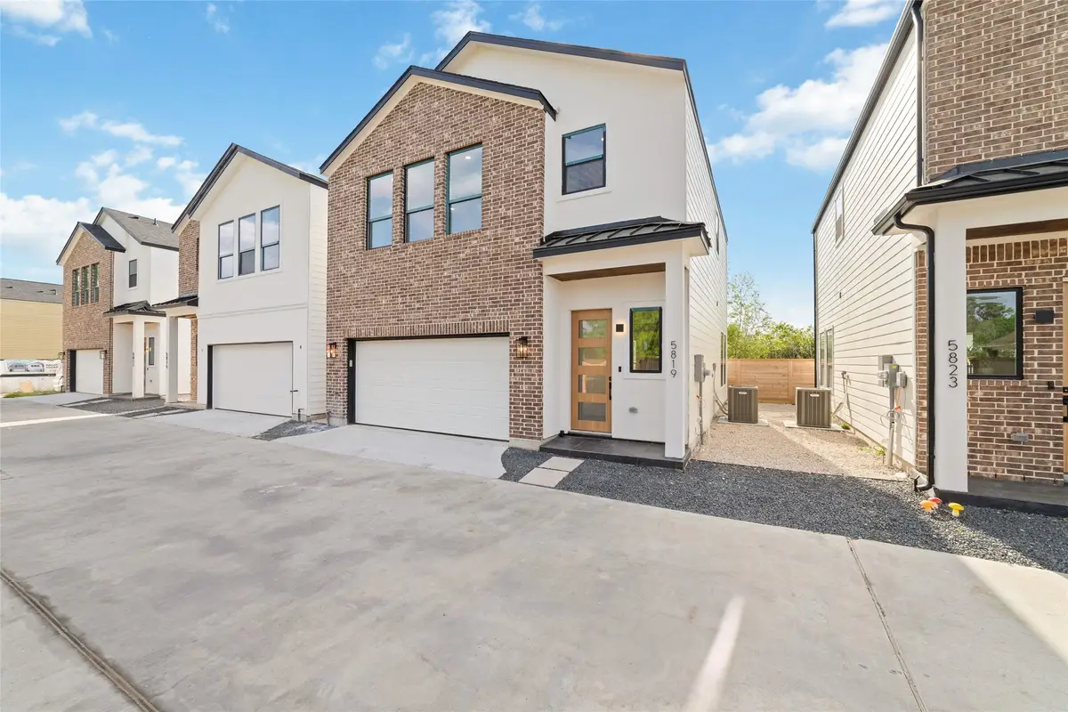 5811 Outer Banks Street, Houston, TX 77091 - #1