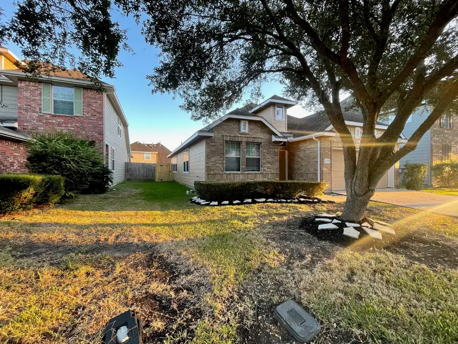 1201 Stallion Ridge, Alvin, TX 77511 - Image #2