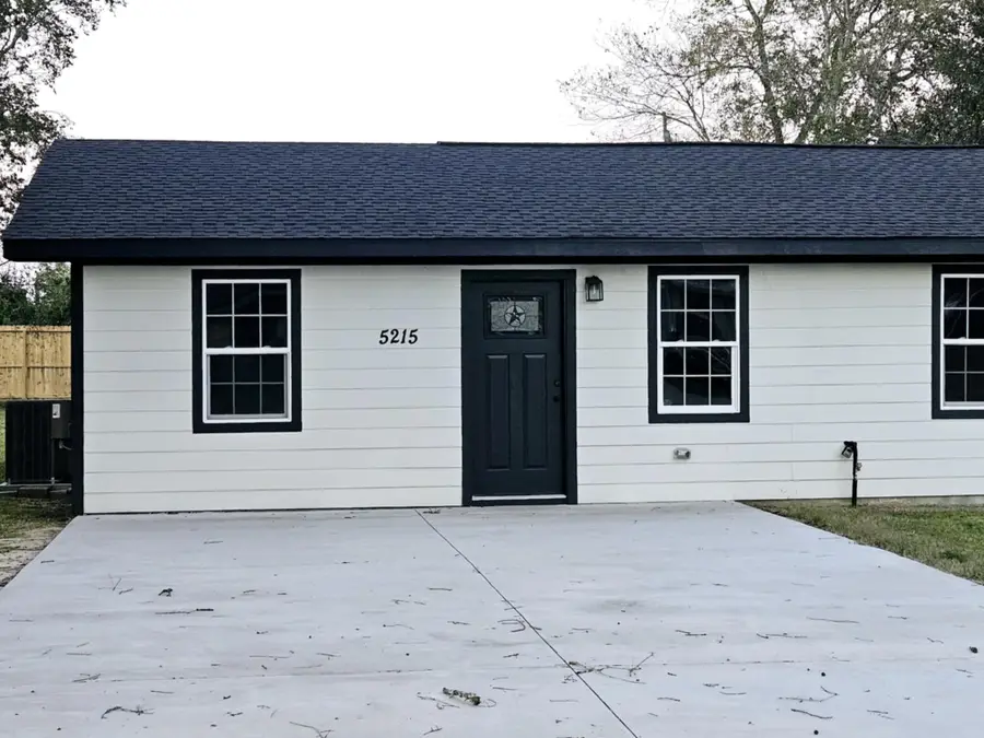 5215 Parkview Drive, Beaumont, TX 77705 - Image #2