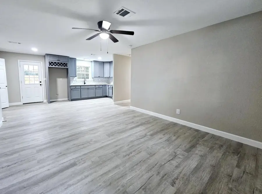 5215 Parkview Drive, Beaumont, TX 77705 - Image #3