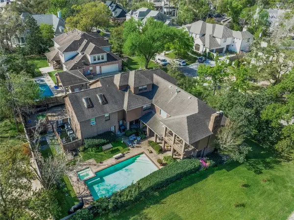 248 Bryn Mawr Circle, Hunters Creek Village, TX 77024