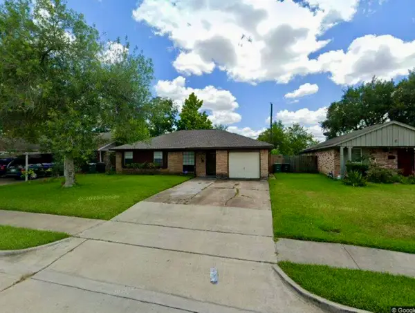 3827 Heatherbrook Drive, Houston, TX 77045