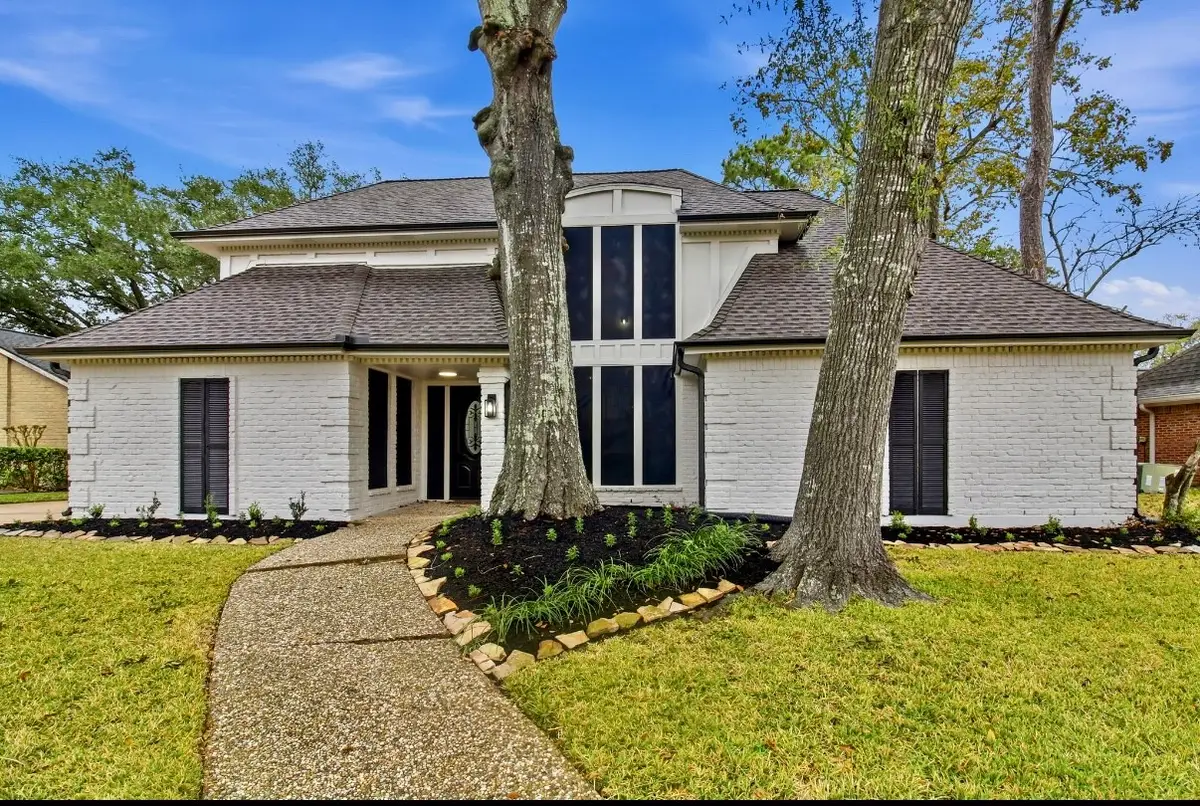 2823 W Pebble Beach Drive, Missouri City, TX 77459 - Image #1