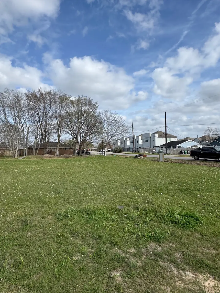 4909 Paula Street, Houston, TX 77033 - #3