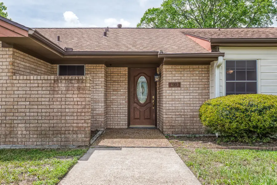 407 W Glenn Street, Bellville, TX 77418 - #2