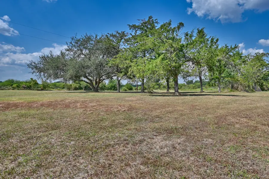 18187 Sweed Road, Washington, TX 77880 - Image #2