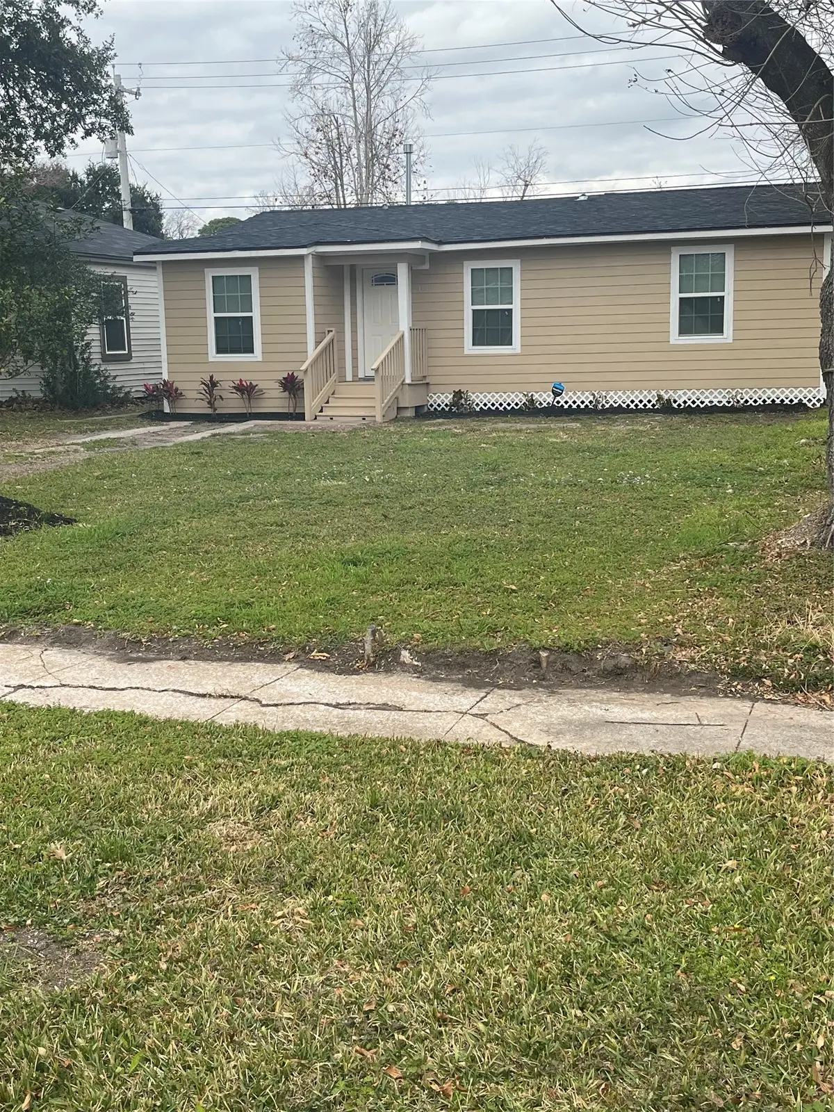 100 N 18th Avenue N, Texas City, TX 77590 - #1